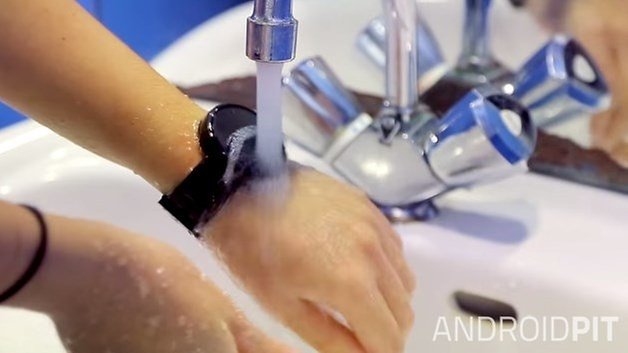 moto 360 waterproof