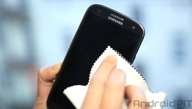 Comment nettoyer votre smartphone et le protéger de la saleté ...