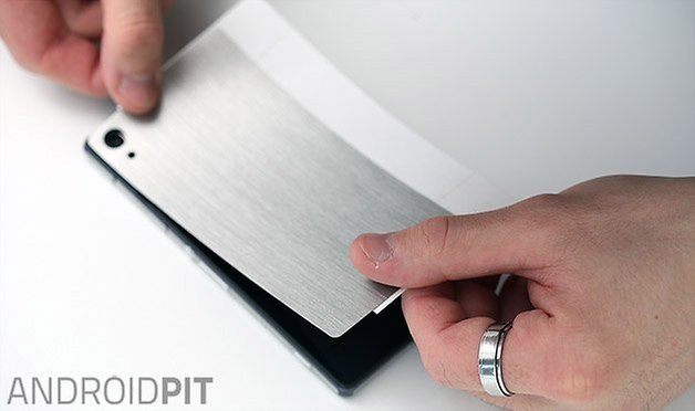 dbrand skins xperia z2 titanium ankleben