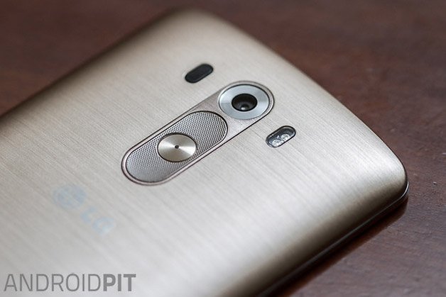 lg g3 hands on back detail 02