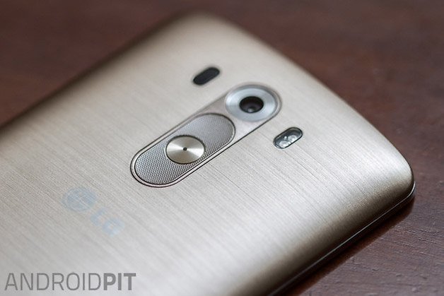 lg g3 hands on back detail