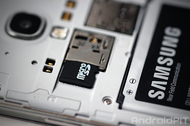 microsd galaxy s4 closeup