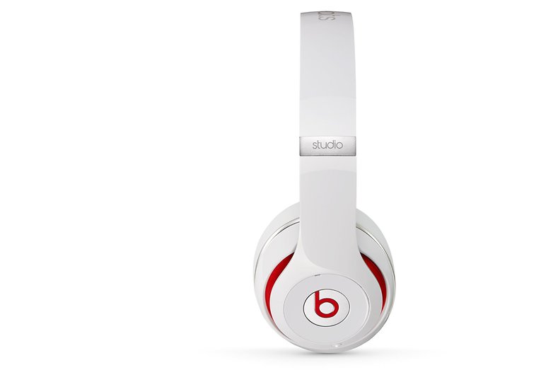 overear studio wireless white zoom side O