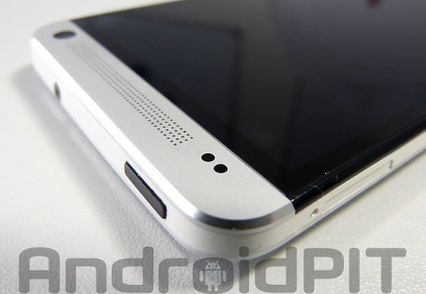 12 HTCOne