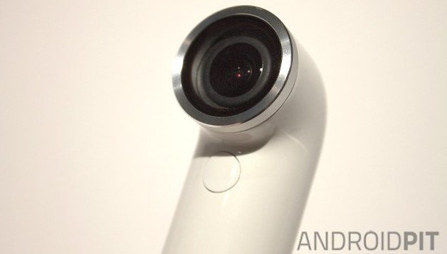 HTC RE: il primo test di questa fotocamera a periscopio