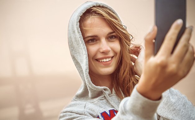selfie shutterstock 172002716