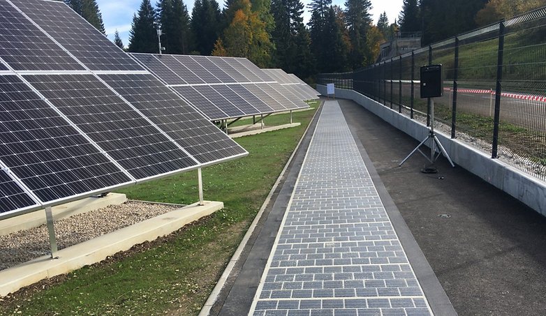 solar panel vs solar street wattway 01
