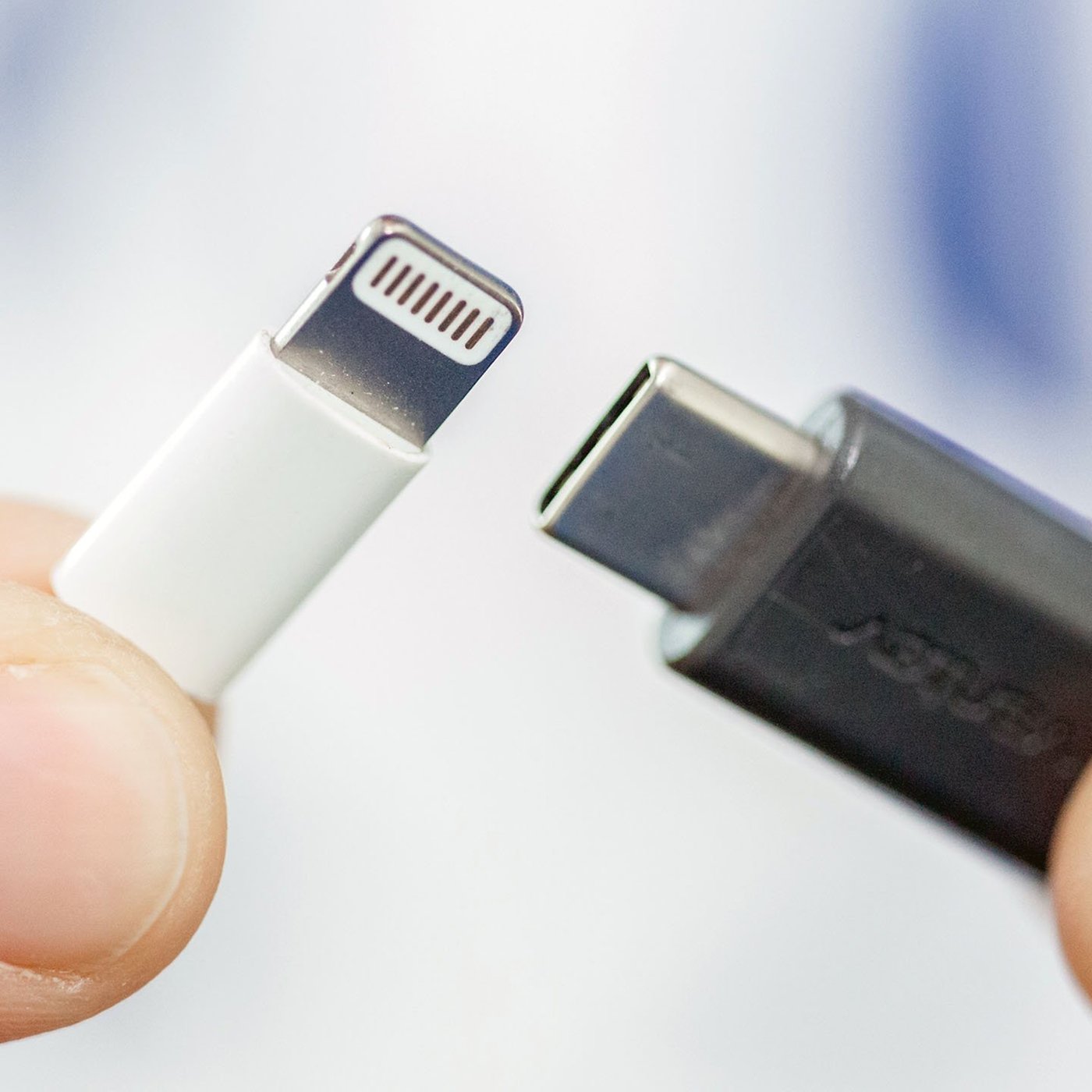 What's the Difference Between USB-C and Lightning?