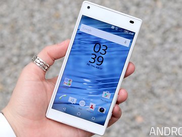 Xperia Z5 Compact branco apresenta problemas na tela - Sony anuncia update corretivo
