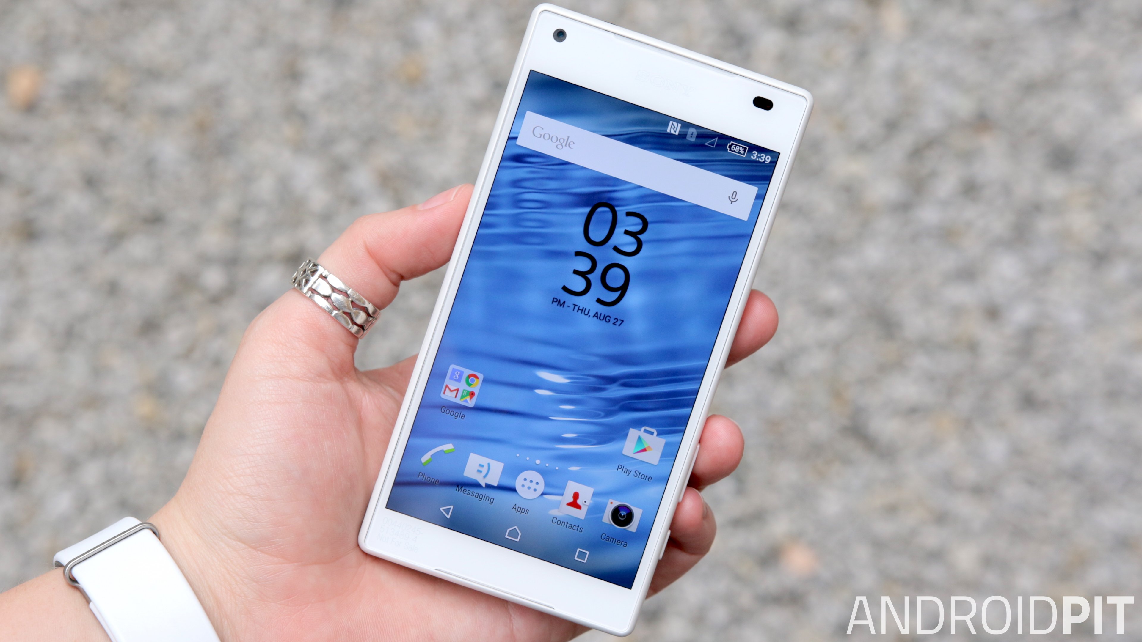 What's the difference between the Sony Xperia Z5 and Xperia Z5 Compact ...