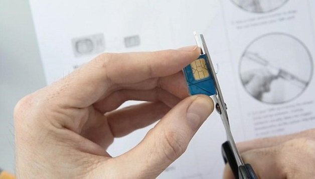 Cómo cortar tu tarjeta SIM a MicroSIM - Vídeo tutorial