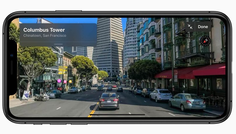 Apple Karten: Apple schickt Menschen mit einem auffälligen Accessoire auf die Straße