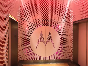 Visiting Motorola HQ: Back on track despite weak updates