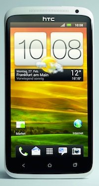 HTC Smartphone mit Displayschnittstelle, zeigt Uhrzeit und Wetter für Frankfurt am Main, Datum: 27. Februar.