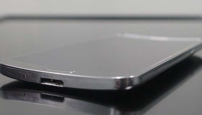 Samsung estaria prestes a lançar baterias curvas