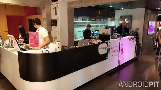AndroidPIT Galaxy S6 camera interior spot lighting