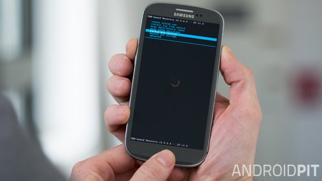 How to boot the Galaxy S3 into recovery mode | NextPit