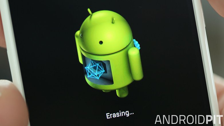 AndroidPIT Moto X erasing closeup