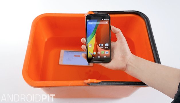 O Moto G 2014 aguenta 30 minutos embaixo d’água?
