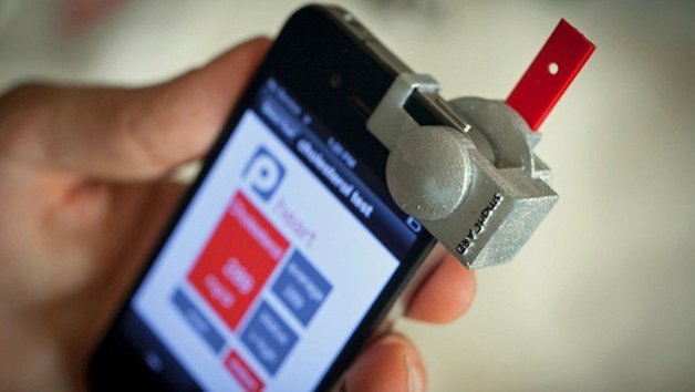 acessorio em conjunto com aplicativo transforma smartphones em medidores de colesterol no sangue