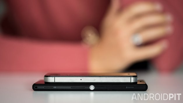 iphone4s vs xperiam2 5