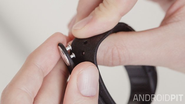 Sony SmartBand Talk 13