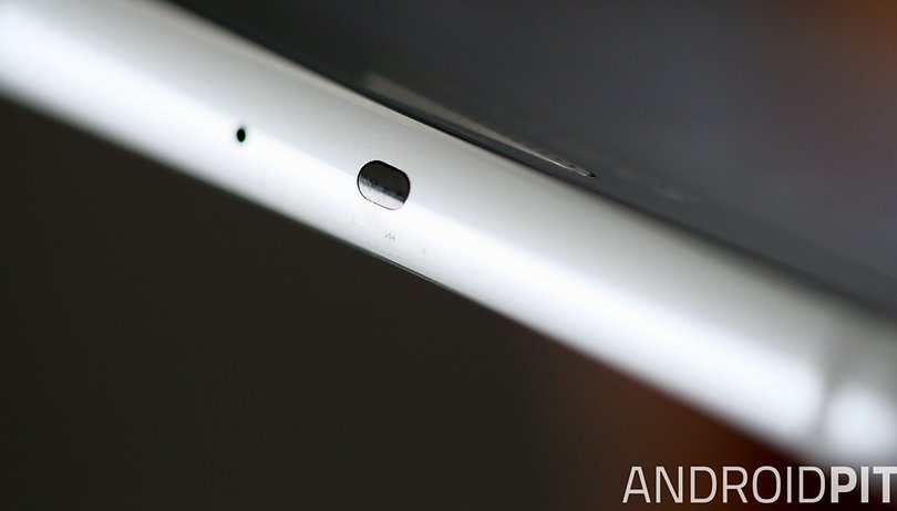 Galaxy S7 looks surprisingly bulky in first real photo leak