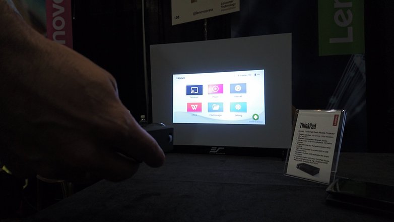 lenovo thinkpad stack projector hand ces2016