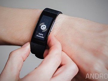 Sony SmartBand Talk im Test: Viel zu teure Beinahe-SmartWatch