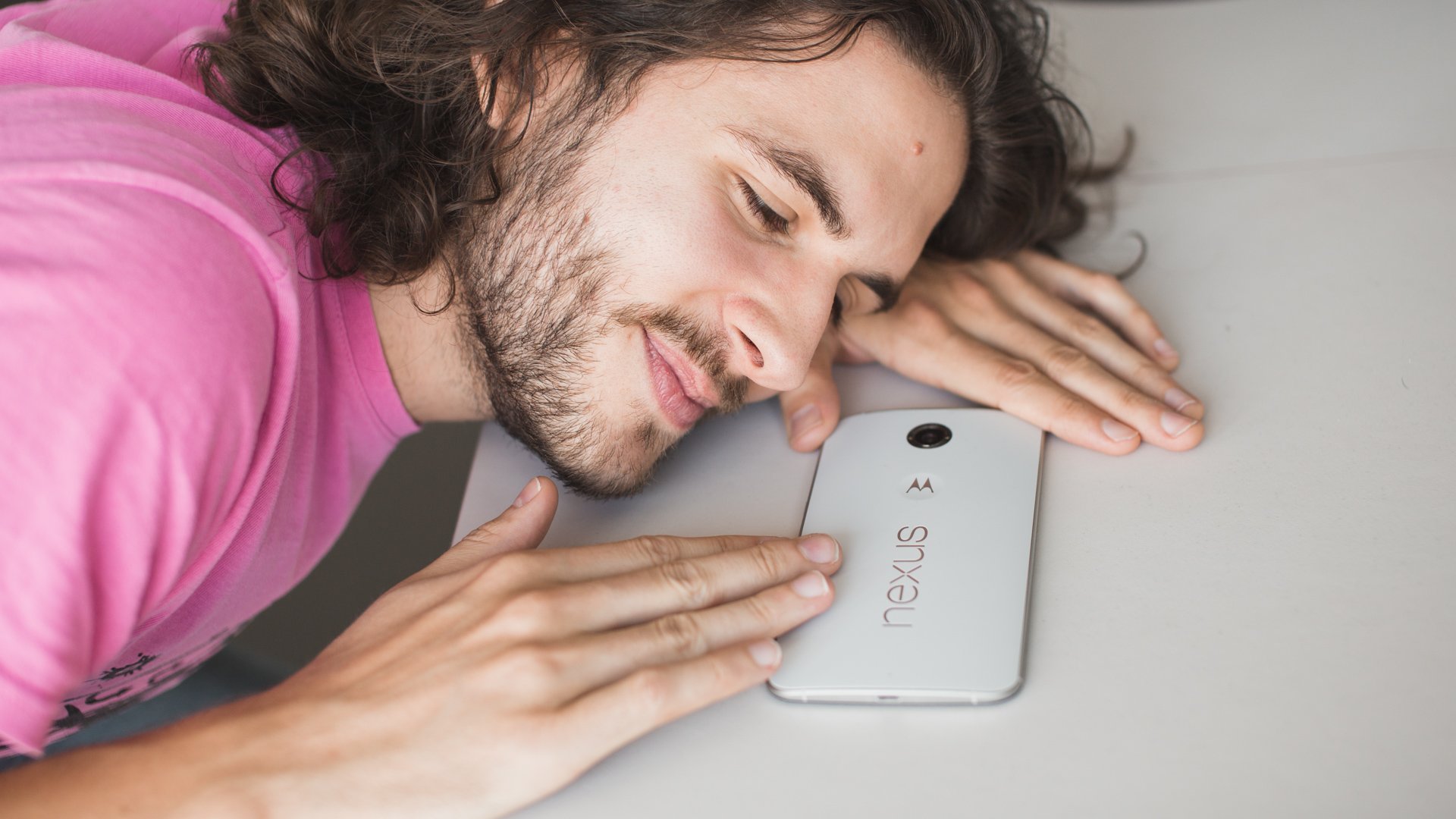 5 signs you love your phone more than your partner AndroidPIT.