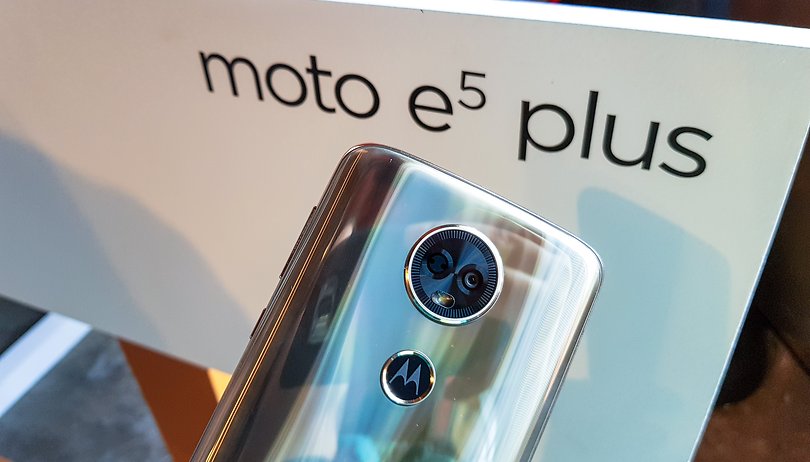 Moto E5 Plus tem bateria de 5.000 mAh e chega custando R$ 949