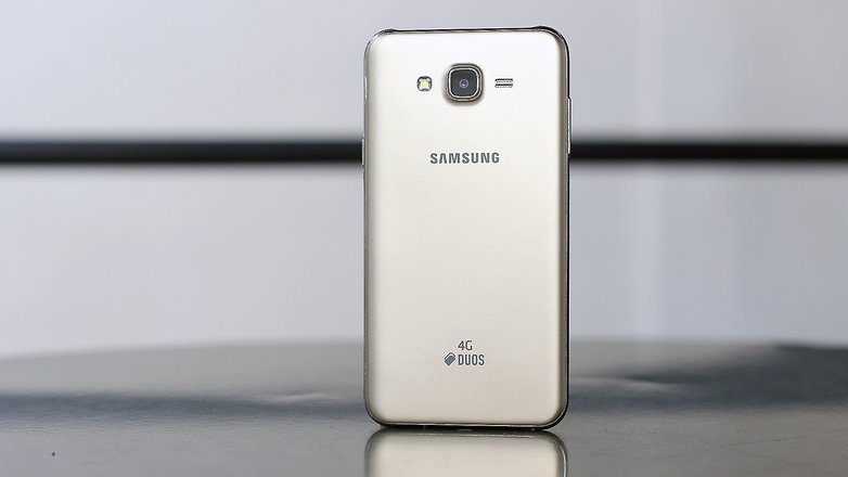 androidpit galaxy j7 back