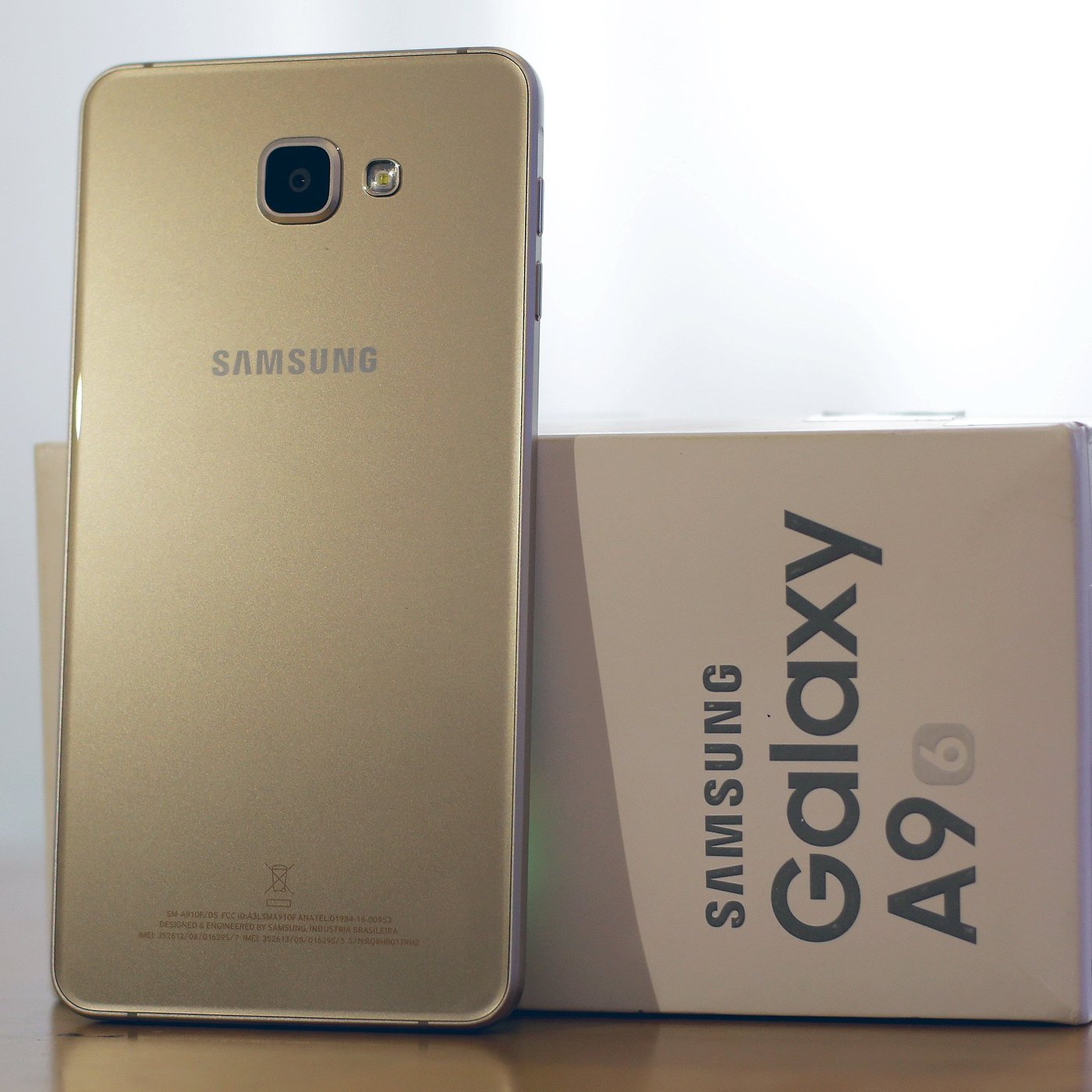 Review do Samsung Galaxy A9 (2016): uma bateria que roda com Android |  NextPit