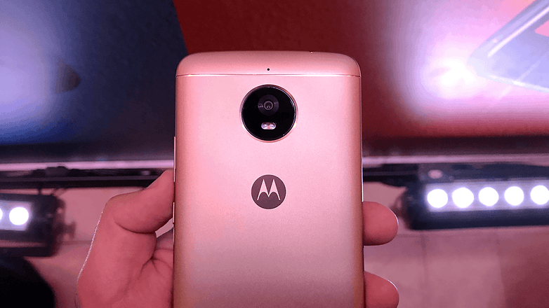 moto e4 plus back all review hands