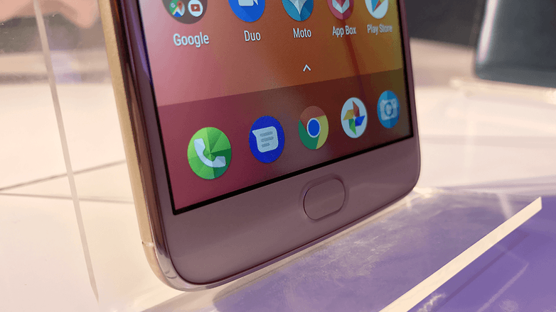 moto e4 plus button