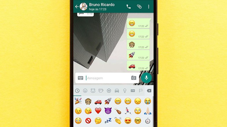 whatsapp big emojis