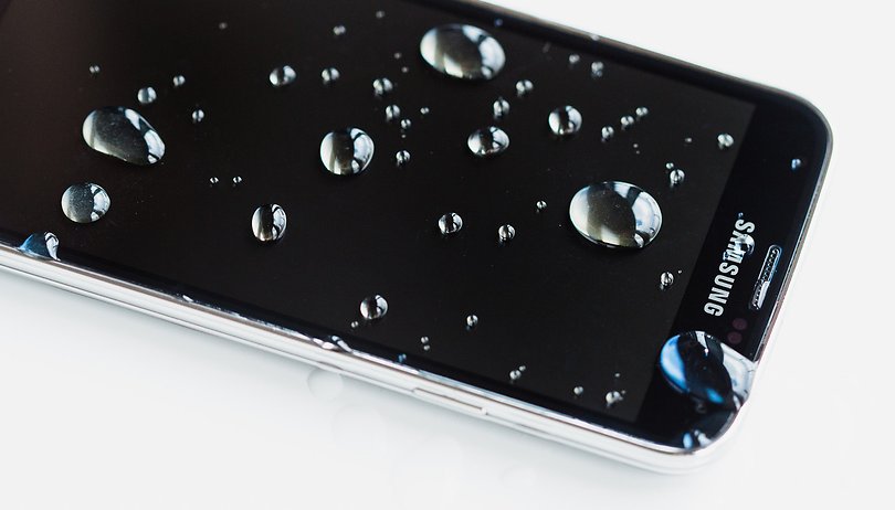 &iquest;Es tu smartphone resistente al agua? Diferencias entre IP67 e IP68