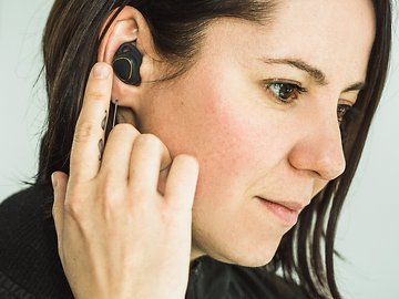 Test des Samsung Gear IconX : un gadget bien pens&eacute; mais une exp&eacute;rience utilisateur d&eacute;cevante