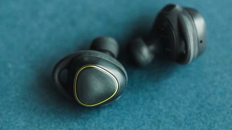 AndroidPIT Samsung Gear IconX 7365