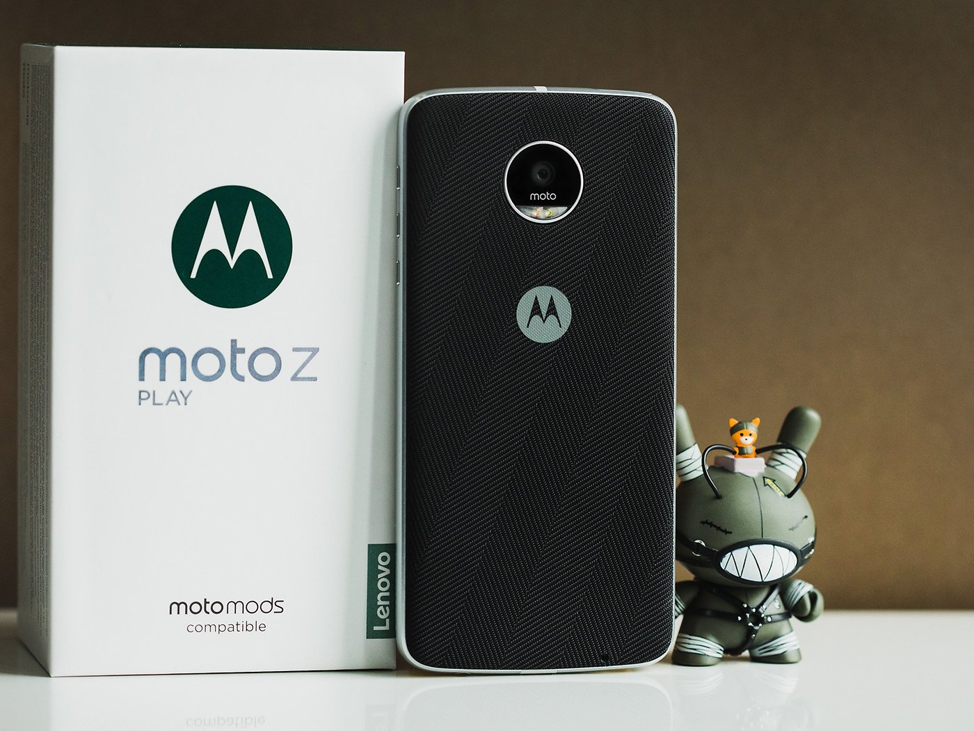 sterk Netelig altijd Moto Z Play review: Lenovo leads the charge | NextPit