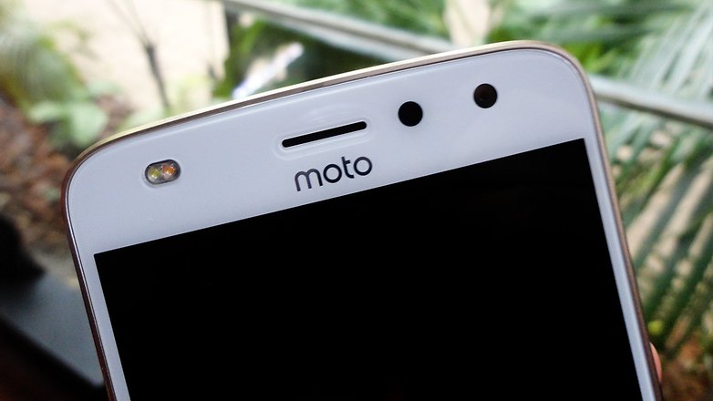 AndroidPIT Moto z 2 12386124858 front