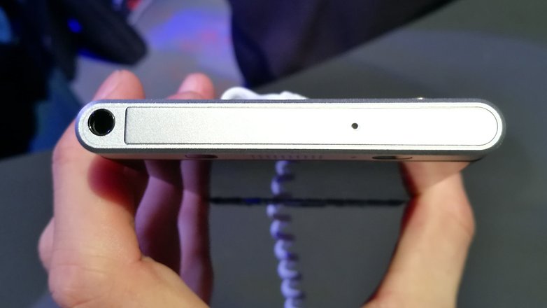 AndroidPIT BlackBerry KEYone jack