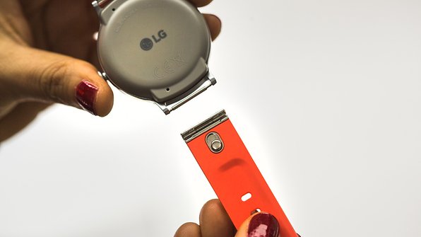 lg watch style not charging