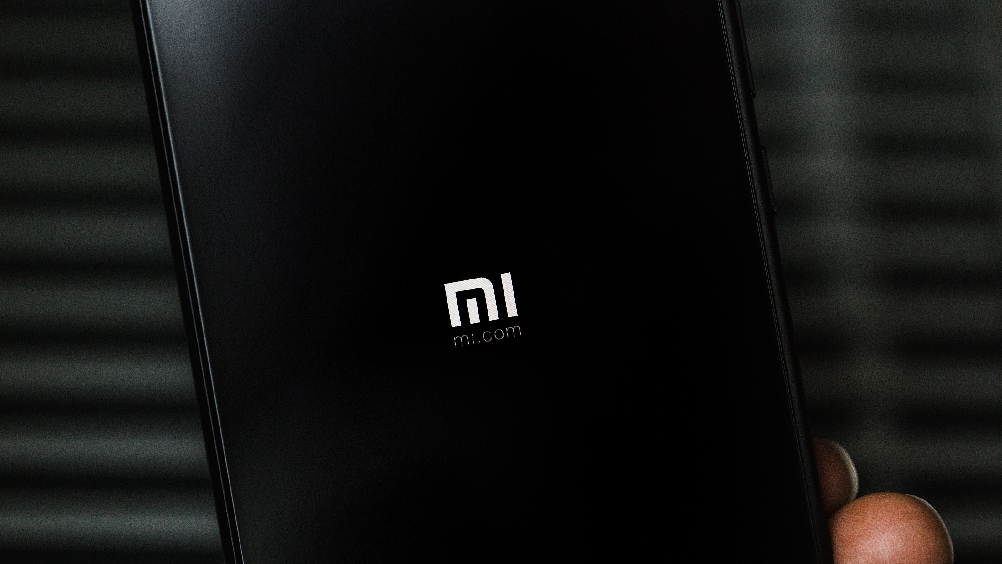 Xiaomi D Voile Ses Derniers Smartphones Haut De Gamme Mi Et Mi Pro Nextpit