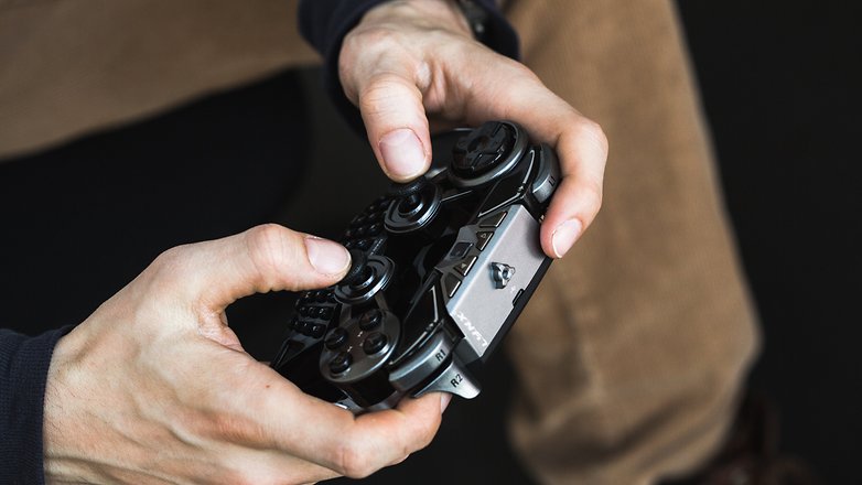 AndroidPIT game controller 5221