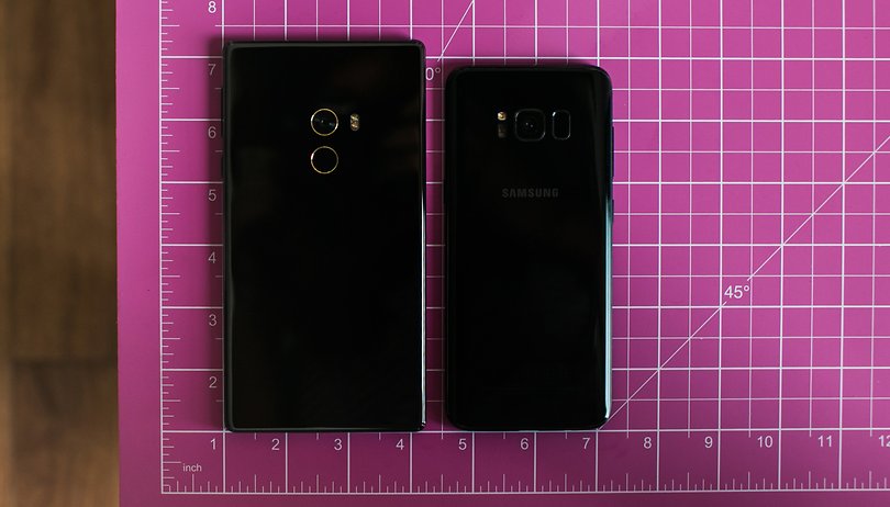 Samsung Galaxy S8 vs Xiaomi Mi MIX: telas gigantes, performances tão distintas?