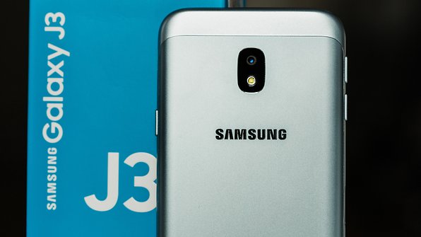 Samsung Galaxy J3 17 Review Worthy Of More Attention Nextpit
