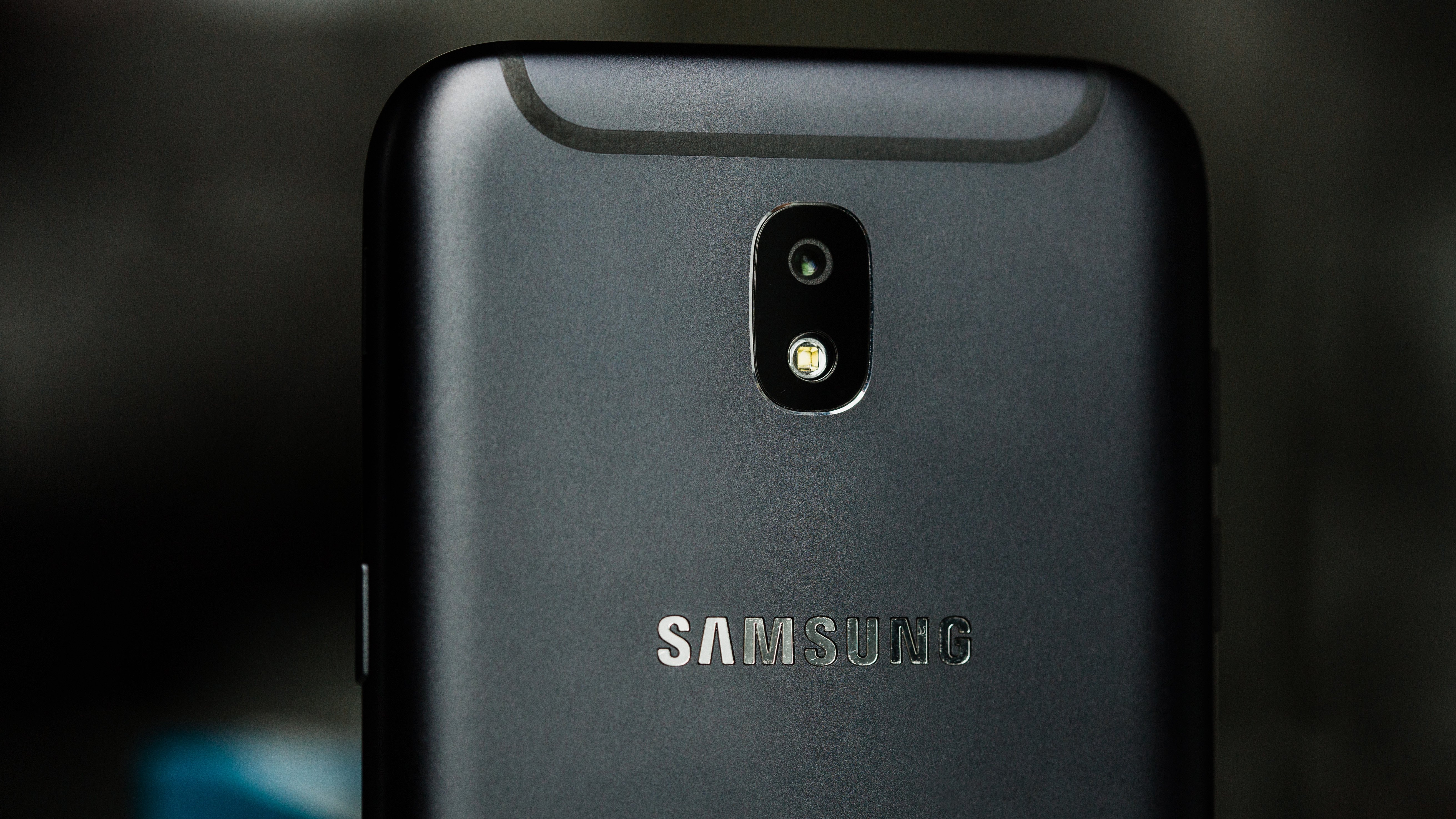 Resenha Smartphone Samsung Galaxy J5, by Stella Dauer