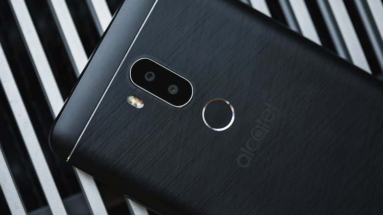 AndroidPIT alcatel a7 xl review 8050
