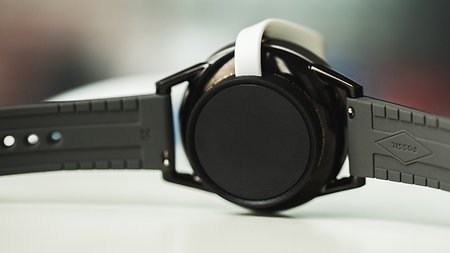 Fossil Q Control: who needs to check their watch in the evening